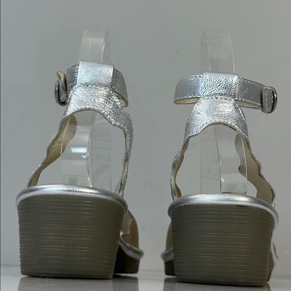Fly London at and Silver Metallic Pine Leather Sandals Size 37(6.5-7) - Picture 6 of 15